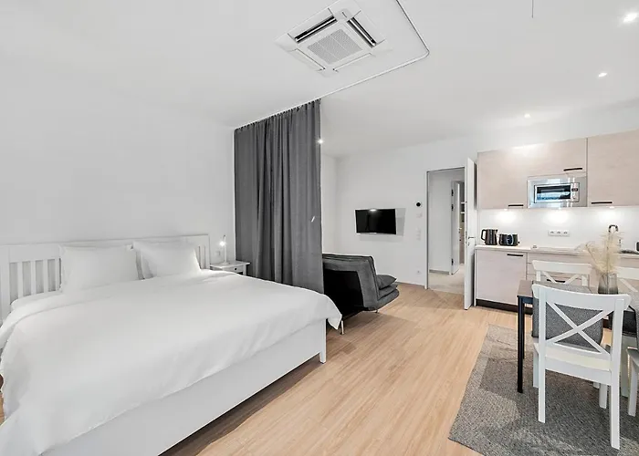 Vibestudio A4 - - Ac - Licensed - Parking Nearby Apartamento *